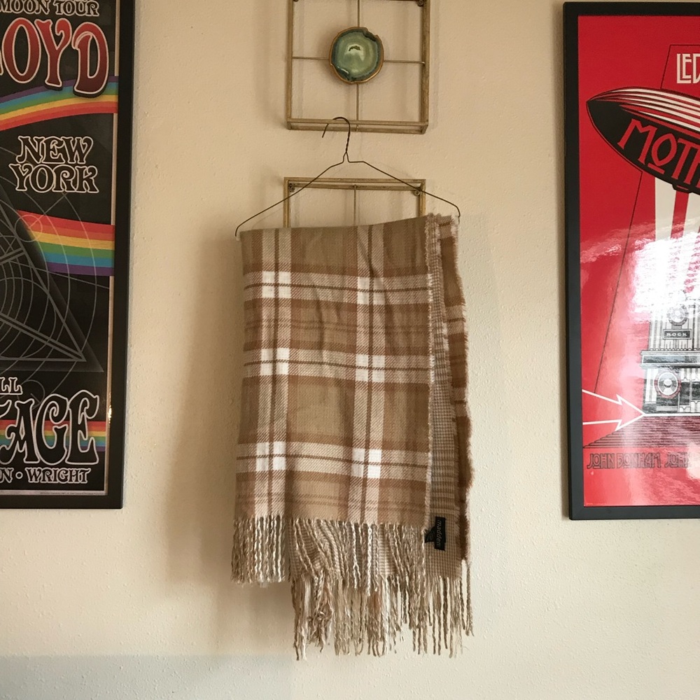 Two-Sided Beige Scarf